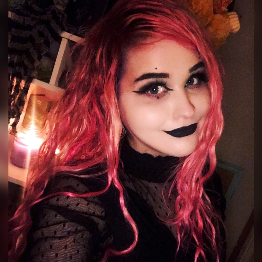 Meet your Posher, Danielle